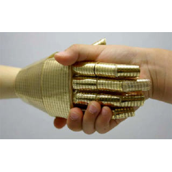 This flexible electronic skin can sense when something is too hot or if it is being squeezed too hard
