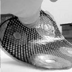 Self-healing material is also capable of pinpointing the damage