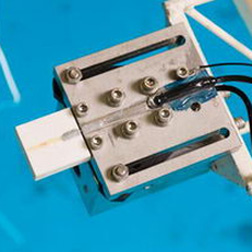 Using optical fibers, this sensor can detect the direction from which a sound is coming under water