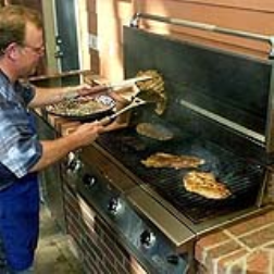 A bbq grill which uses infrared burners