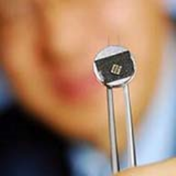 Nanogenerator which harvests mechanical energy from ultrasonic waves and mechanical vibrations