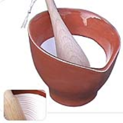This mortar has grinding lines inside for easier and quicker grinding