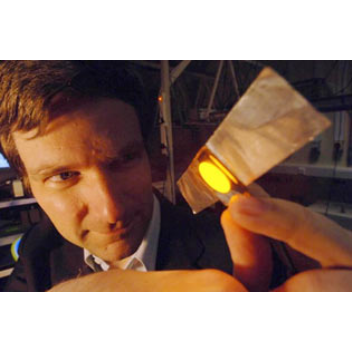A light emiting plaster reduces pain by using photodynamic therapy treatment. 