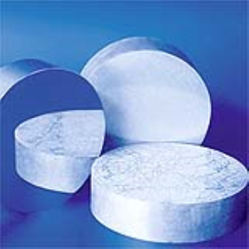 This composite material is made of metal and hollow glass beads and has a smooth metal-like surface