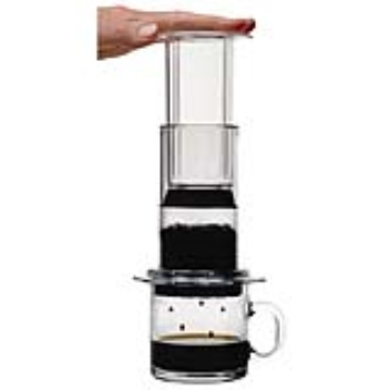 AeroPress coffee machine uses air pressure