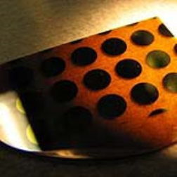 Device converts carbon dioxide into fuel