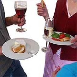 A plate with a cutout to hang your glass from