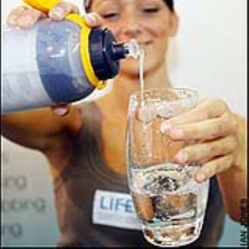 A water bottle which makes dirt water drinkable