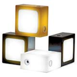 An expandable and customizable accent light